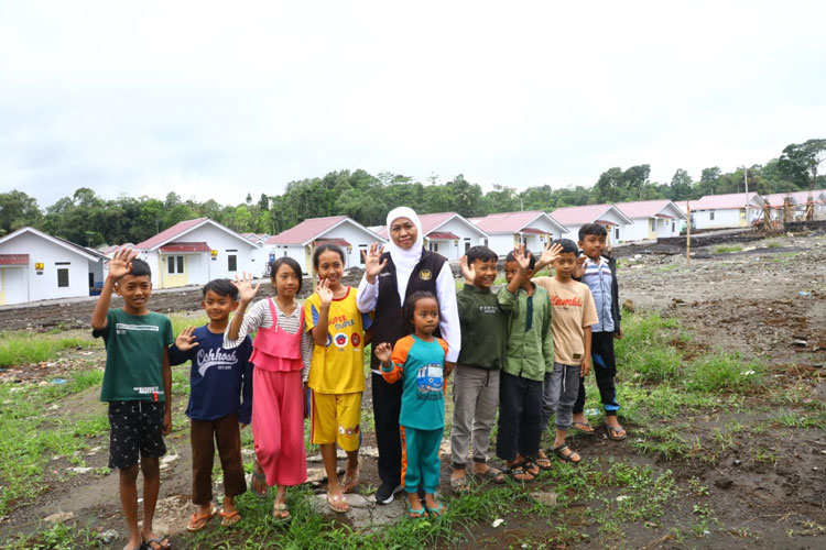 Gubernur-Khofifah-11.jpg