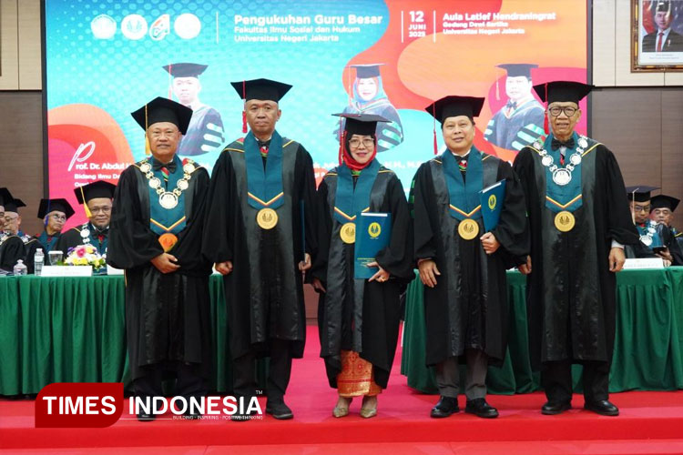 UNJ Kukuhkan 3 Guru Besar FISH Dalam Bidang Ilmu Damai dan Resolusi Konflik, Sosiologi Perilaku Menyimpang, dan Filsafat Sosial (12/06/25). (FOTO: AJP TIMES Indonesia)
