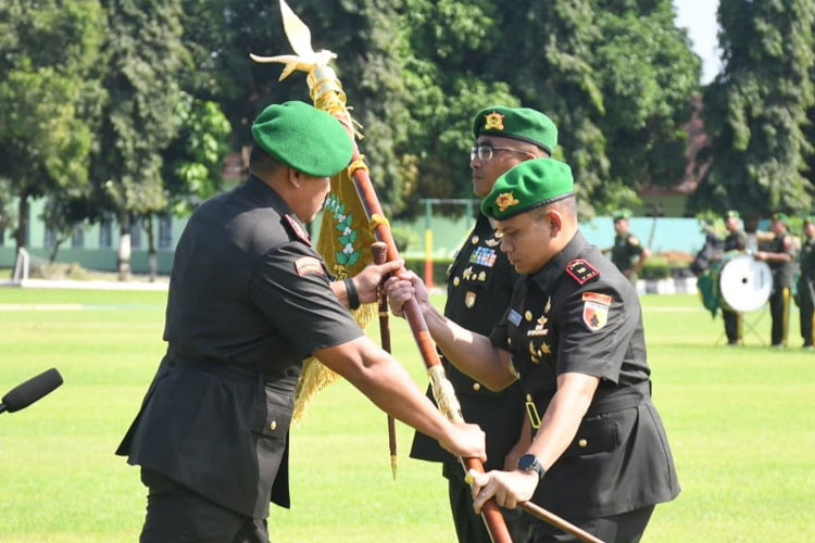 Mayor Amar Supratman Resmi Jabat Komandan Yonif 511/DY.(FOTO : Penrem Madiun for Times Indonesia).