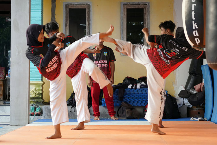 Bupati Kediri Berharap Kontingen Kabupaten Kediri Masuk 5 Besar Porprov 2025