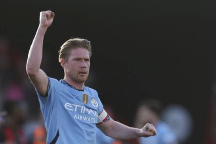 Kevin De Bruyne, resmi bergabung dengan juara Serie A, Napoli, sebagai pemain bebas transfer.