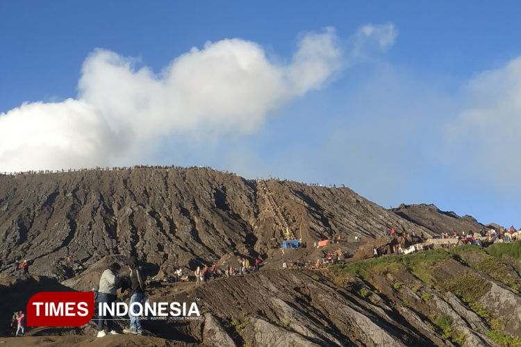 Ritual-Yadnya-Kasada-Bromo-2025-c.png