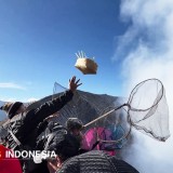 Akar Sejarah Yadnya Kasada Bromo, Jejak Cinta Tengger dan Spiritualitas Abadi