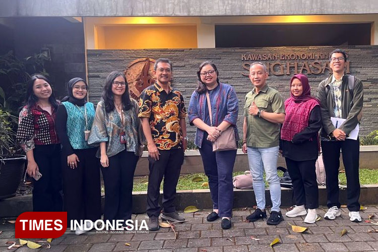 Pak Kriswidyat P. saat memaparkan proyeksi KEK Singhasari ke depan di Bidang DIgital.