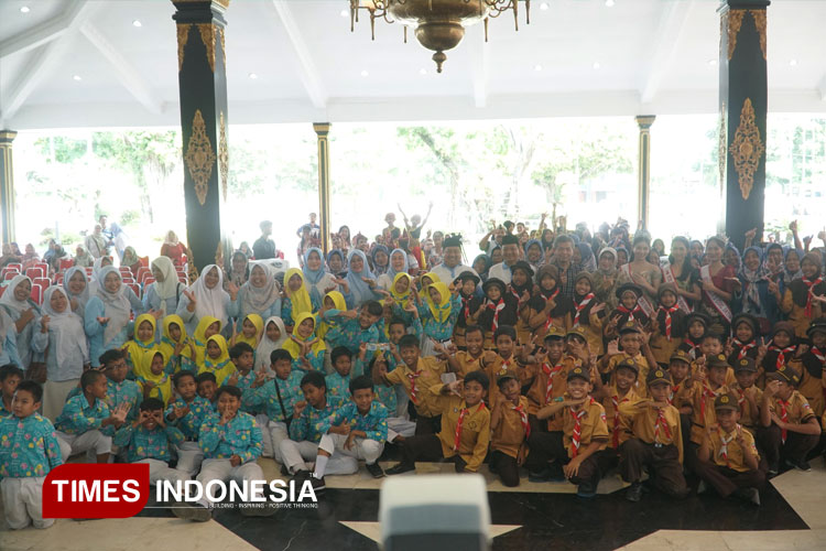 Pendopo-Milik-Rakyat-2.jpg