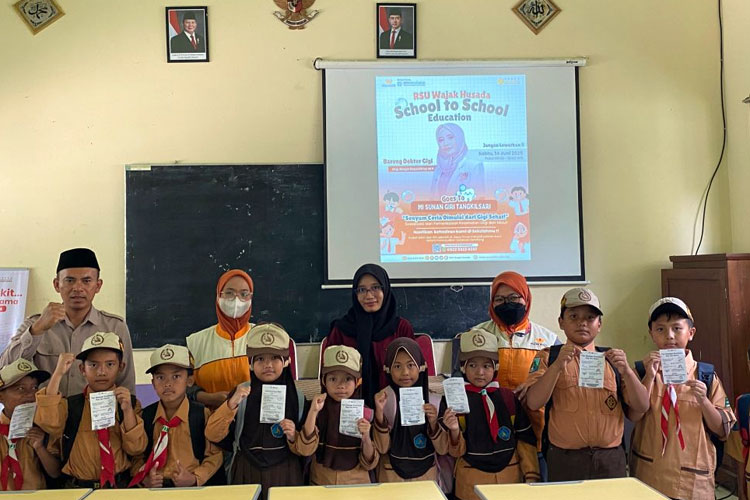 Kegiatan School to School Education di MI Sunan Giri, Desa Tangkilsari, Kecamatan Tajinan, Kabupaten Malang