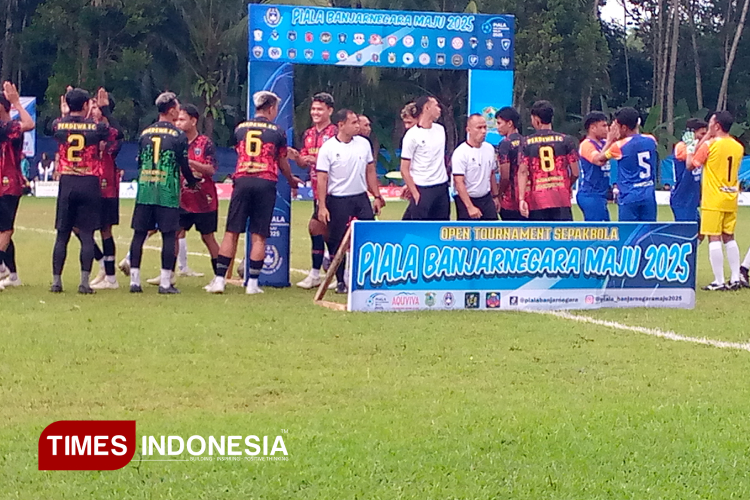 Ketua-DPRD-Banjarnegara-Anas-Hidayat-SE-b.jpg