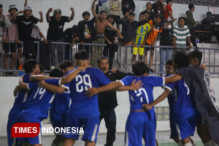 SMK-Nasional-Malang-Juarai-Turnamen-Futsal-1-Dekade-TIMES-Indonesia-c.jpg