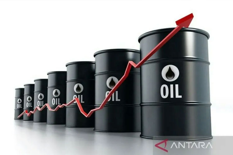 Jika Iran Tutup Selat Hormuz, Harga Minyak Bisa Tembus USD130 per Barel