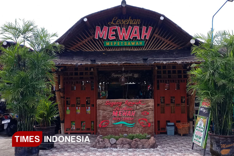 Nampak depan Lesehan MEWAH di Kota Nganjuk. (Foto: Setya Tri We Nardhy/TIMES Indonesia)