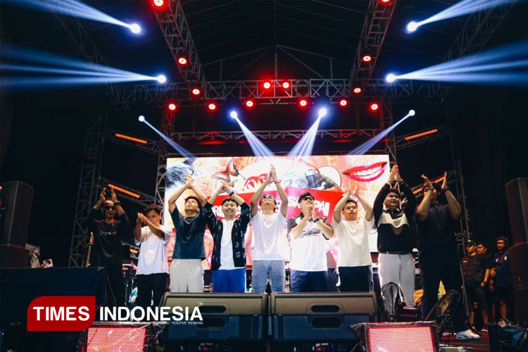 Penampilan Lavora Band, Dies Natalis UNIPMA Ke-50. (Foto: Humas UNIPMA for TIMES Indonesia)