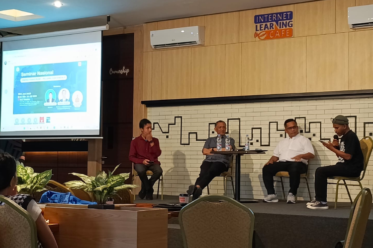 Suasana-bersama-mahasiswa-NTT.jpg
