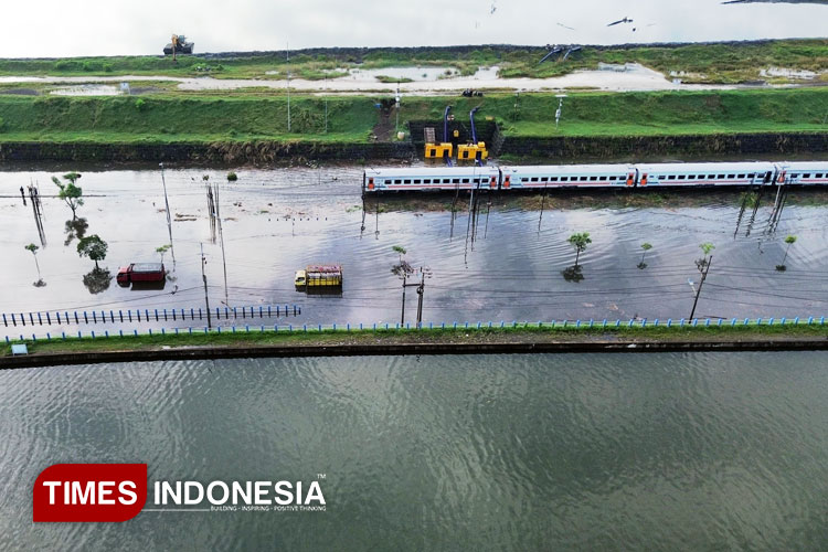 Banjir di Porong Lumpuhkan Jalur  Sidoarjo Malang