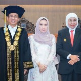 Pelantikan Rektor UNAIR 2025-2030, Gubernur Khofifah Optimis Jadi Kampus Berdampak Global