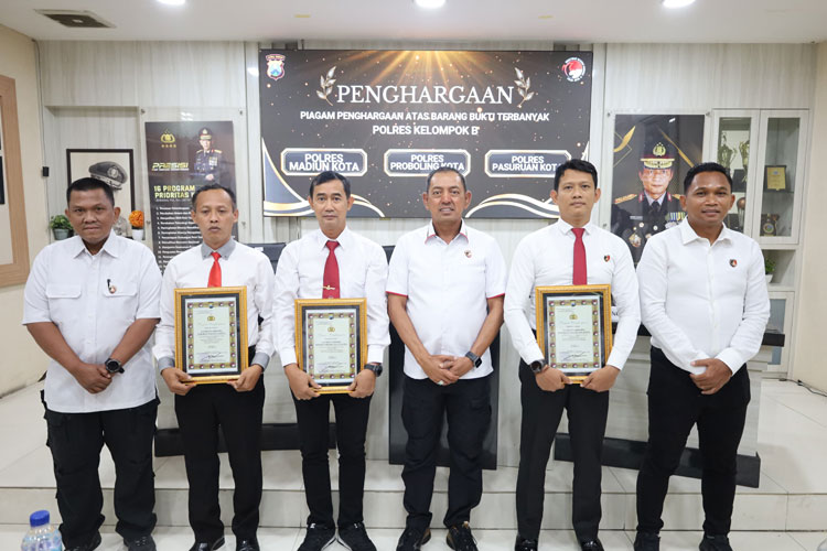 Amankan 1 Kg Sabu, Polres Probolinggo Kota Diganjar Penghargaan Polda Jatim