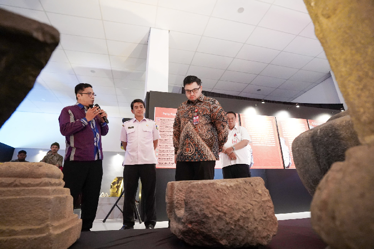 Bupati Kediri Ingin Pulangkan Prasasti Harinjing Asli dari Museum Nasional