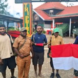 Dari Bendera ke Doa: Satgas Yonif 500/Sikatan Bangun Harapan di Intan Jaya