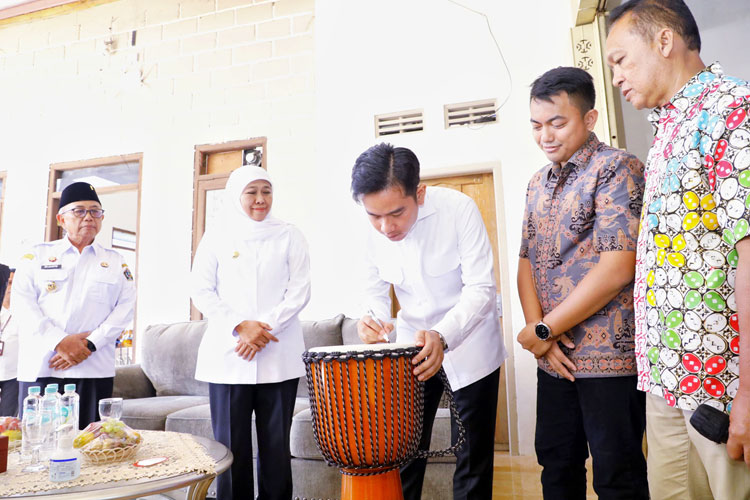 UMKM Jatim Go Internasional, Wapres Gibran dan Gubernur Khofifah Sambangi Produsen Kendang Jimbe Blitar