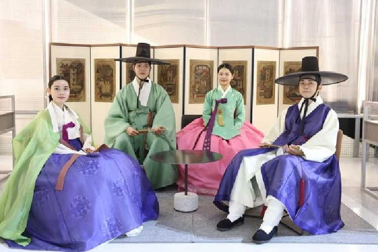 Hanbok.jpg