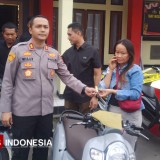 Tangis Bu Eti dan Motor yang Pulang: Janji Polres Majalengka di Tengah Luka