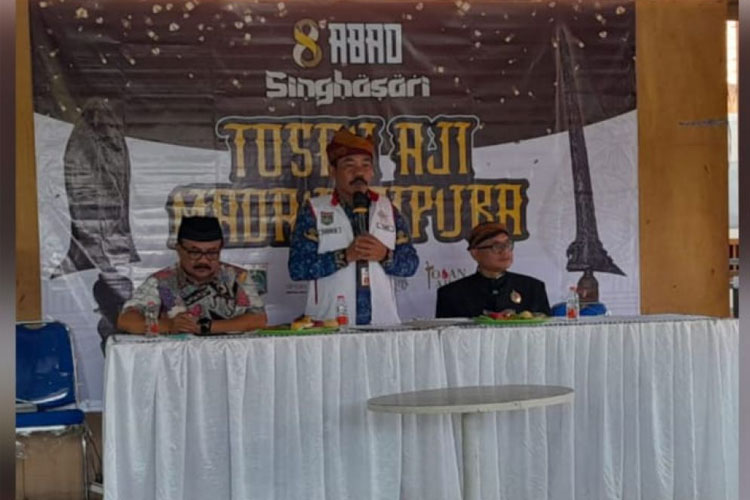 Sambutan Purwoto S.Sos., M.Si. dan Penanaman pohon Sukun oleh KRAT. Dr. H.M., Purnadi Notonegoro (Foto: Agus Nuraji)