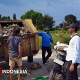 Peduli Lingkungan, Warga Laban Gresik Kerja Bakti dan Belajar Daur Ulang Sampah