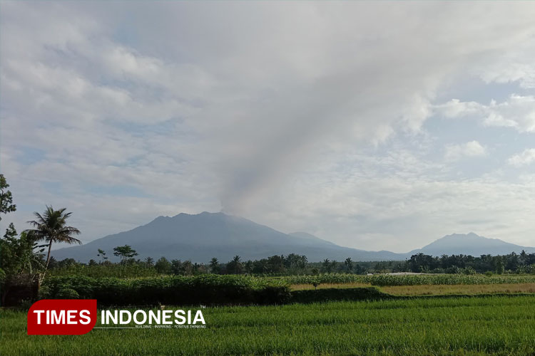 Kondisi Gunung Raung terkini. (FOTO: Anggara Cahya/TIMES Indonesia)