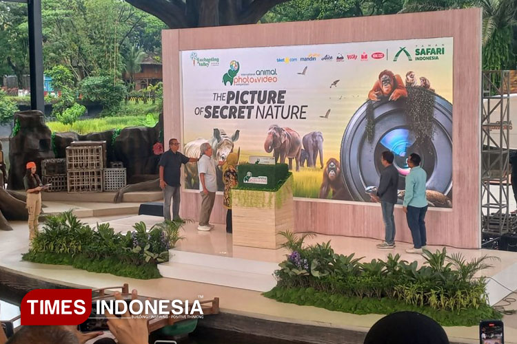 Momen pembukaan ajang kompetisi tahunan bergengsi International Animal Photo & Video Competition (IAPVC) ke-34, oleh Taman Safari Indonesia. (FOTO: Moh Ramli/TIMES Indonesia)