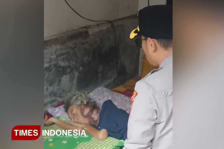 Kapolres-saat-menjenguk-warga-pengidap-tumor.jpg