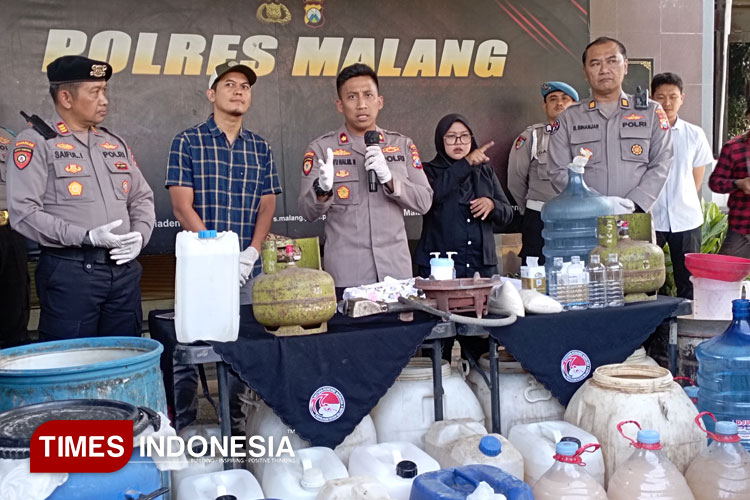 Produksi Miras Trobas Sejak 2024, Pria Lansia di Malang Ditetapkan Tersangka