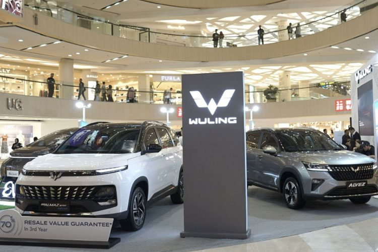 Wuling Tampilkan Lini Lengkap di Tunjungan Plaza, Promo 8th Anniversary SALEbration