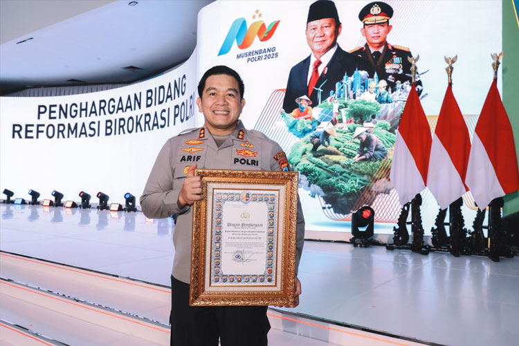 Polres Blitar Raih Penghargaan Pelayanan Prima dan Zona Integritas di Ajang Reformasi Birokrasi Polri 2024