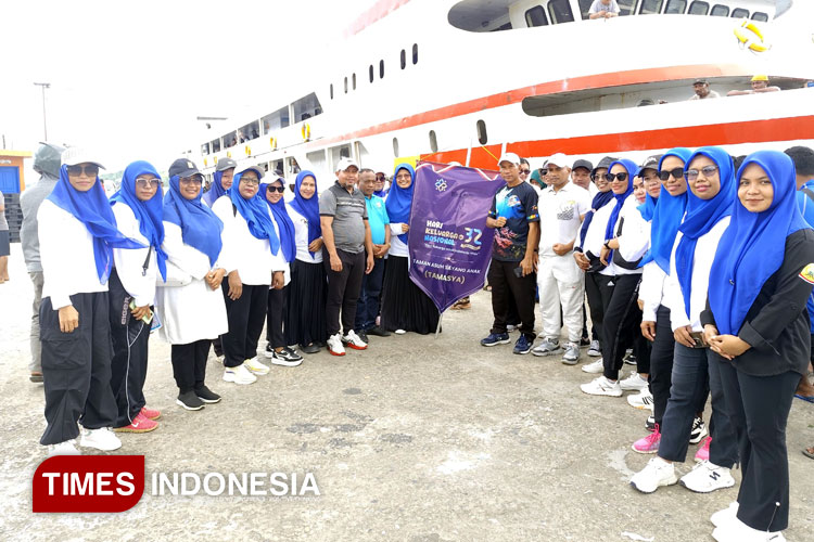 Sambut Harganas ke-32, Pemda Taliabu Serahkan Kirab Bangga Kencana pada Peserta Kirab Sula