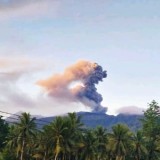 Gunung Dukono Erupsi, Semburan Abu Vulkanik Capai 1.400 Meter