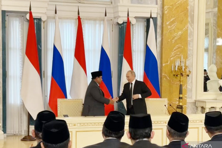 Prabowo Kenang Bantuan Rusia untuk Indonesia Saat Baru Merdeka dalam Pertemuan dengan Putin