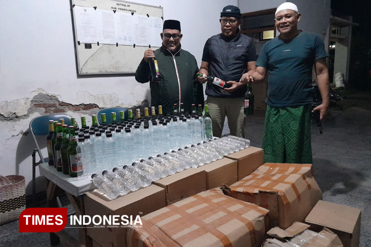 Satgas Miras Probolinggo Sasar Zona Rawan Dekat Pesantren, Ratusan Botol Diamankan