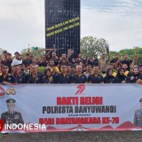 Tebar Semangat Nasionalisme, Polresta Banyuwangi Bersihkan Makam Pahlawan