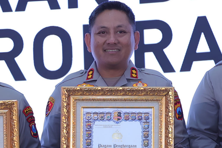 Polres Malang Peroleh Penghargaan Pelayanan Prima dari KemenPAN-RB Predikat Sangat Baik