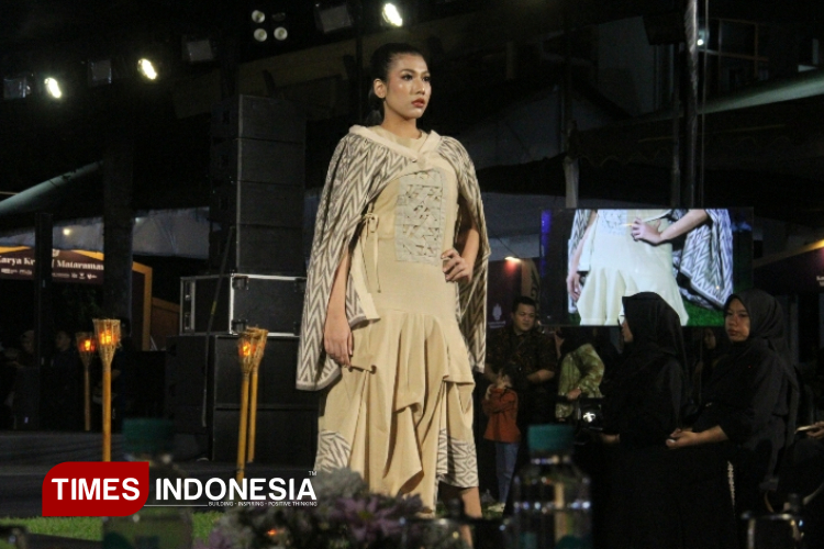 Parade-Kreasi-Wastra-Mataraman-Berkelanjutan-KKM-2025-b.jpg