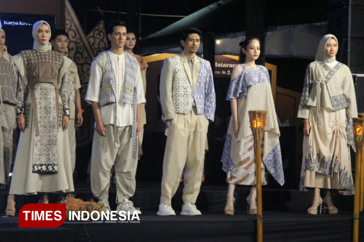 Rupantara Warnai Panggung Catwalk Karya Kreatif Mataraman 2025