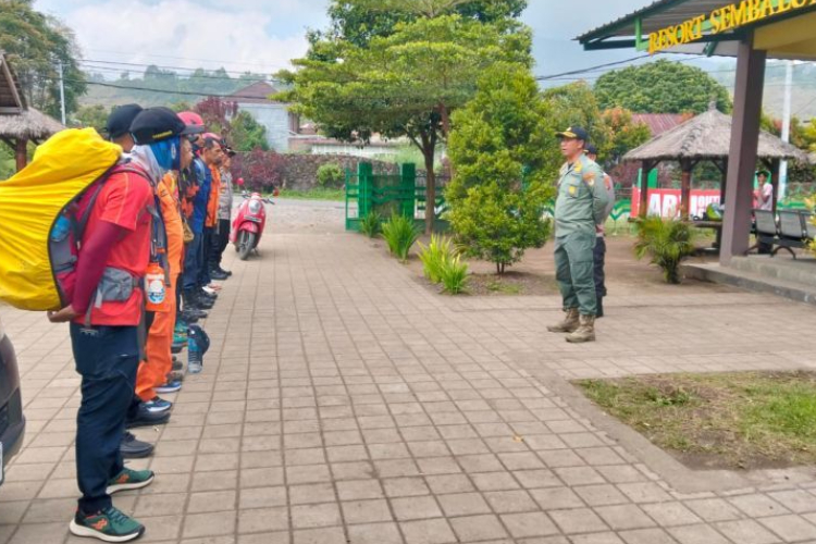 Pendaki Asal Brasil yang Jatuh di Gunung Rinjani Dievakuasi Petugas Gabungan
