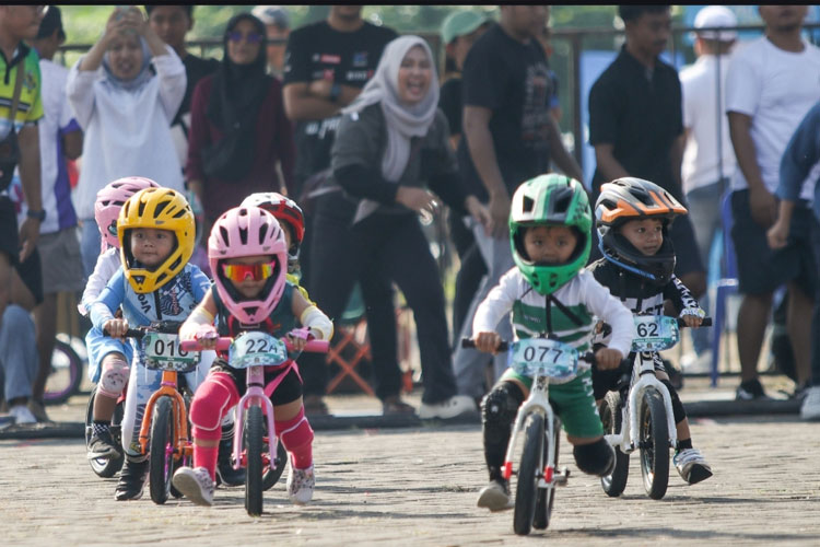 Grebeg Suro 2025, Ratusan Anak Dari Berbagai Daerah di Indonesia Ikut Kejurnas Push Bike di Ponorogo