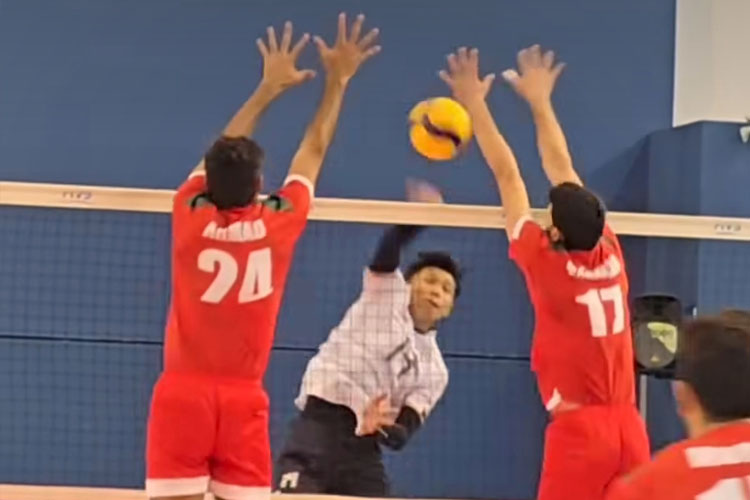 Timnas voli putra Indonesia (putih) harus mengakui keunggulan Pakistan di AVC Nations Cup 2025. (Foto: AVC)