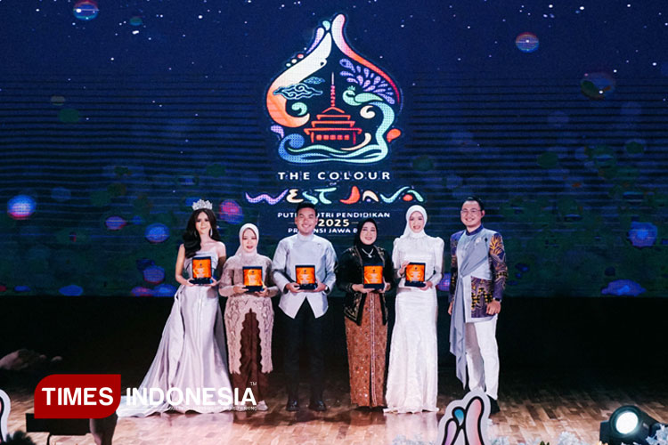 Momen-Nanda-Resti-Fauzi-saat-menjadi-juri.jpg