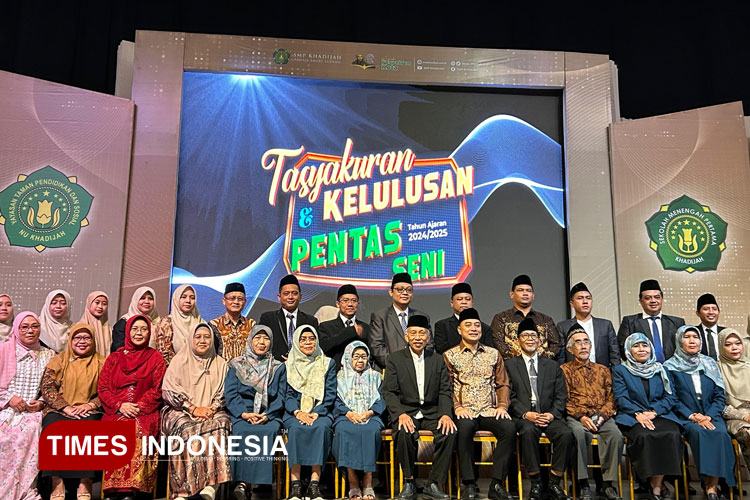 Tasyakuran Kelulusan Siswa SMP Khadijah Surabaya, Wali Kota Puji Pembentukan Karakter