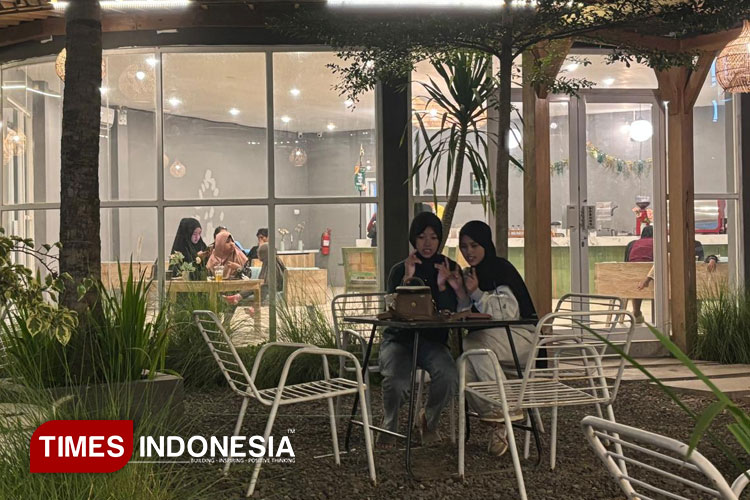 Cafe-Bento-Kopi.jpg