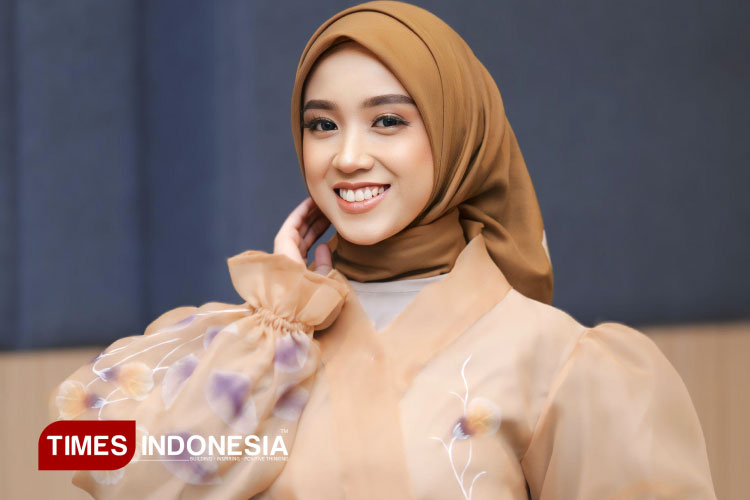 Foto: Puteri Indonesia Jabar Persahabatan 2025, Defa Azzahra. (FOTO: Zahra for TIMES Indonesia)