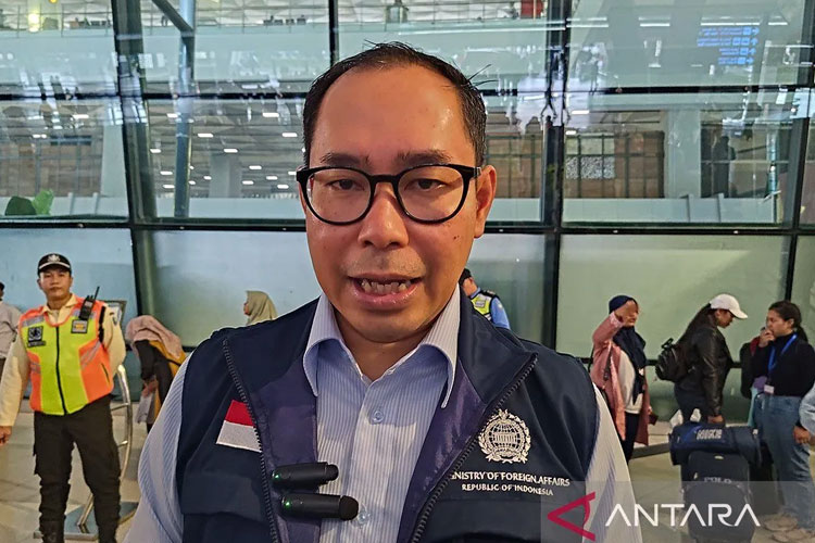 Kemlu RI Pulangkan 97 Warga dari Iran Secara Bertahap via Azerbaijan