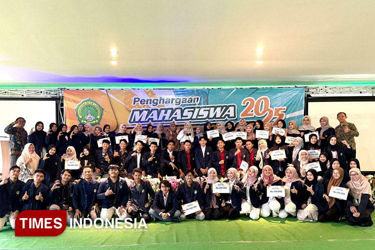 Mahasiswa-Unisla.jpg