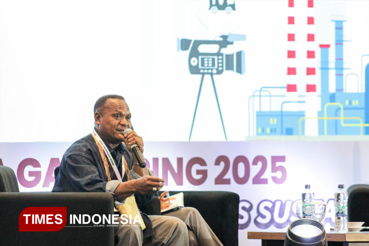 Menase Fami, Mutiara Hitam Papua yang Konsisten Jaga Hutan Demi Kampung Adat Malasigi